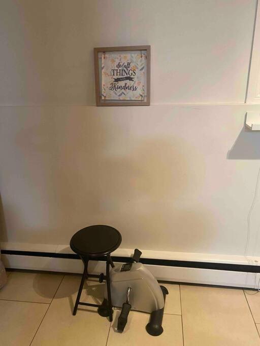 Beautiful Two Bedroom Apartment. Calgary Luaran gambar