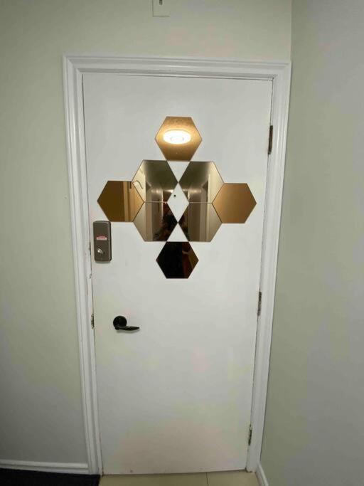 Beautiful Two Bedroom Apartment. Calgary Luaran gambar